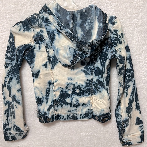YMI bleached, splattered, hooded, lightweight, jean jacket, medium - Picture 5 of 7